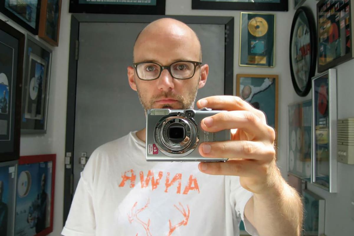 El músico se hizo eco de las palabras de la actriz, quien reveló que cuando tenía 18 años recibió un trato perturbador por parte del artista