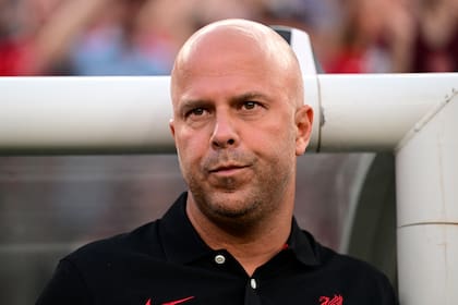 El neerlandés Arne Slot, entrenador de Liverpool