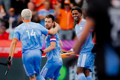 El neerlandés Thierry Brinkman festeja el primer gol de Países Bajos ante los Leones, por la segunda fecha de la fase de grupos del Mundial masculino de hockey sobre césped