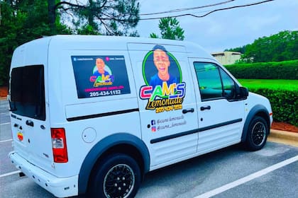 El negocio de madre e hijo, Cam’s Lemonade, creció hasta otros centros de distribución
