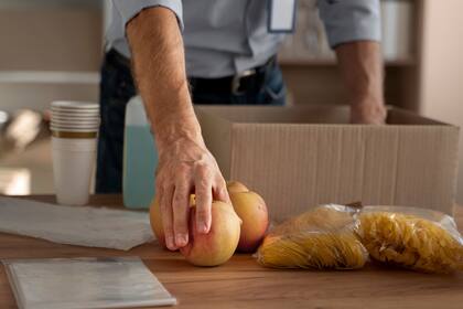 El negocio "rescata" los alimentos con diferencias en su aspecto para ofrecerlos a costos inferiores