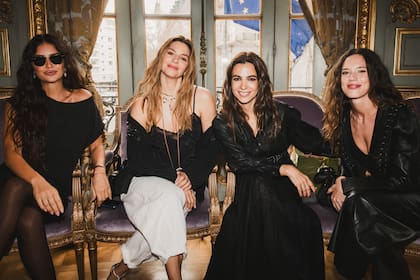 El negro fue el gran protagonista de la tarde: Zaira Nara, Marcela Kloosterboer, Agustina Cherri y Delfina Chaves eligieron estilismos en esa tonalidad, combinando encaje, tejidos, transparencias y cuero