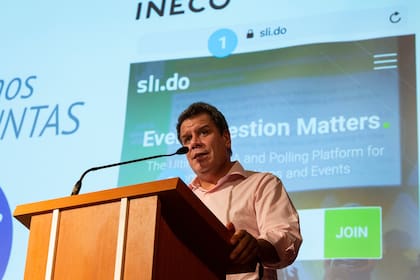 El neurólogo Facundo Manes durante su exposición