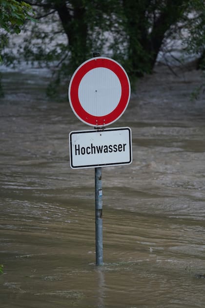 El NHC advirtió del riesgo de inundaciones en ciertos territorios de EE.UU., incluidas áreas de Florida