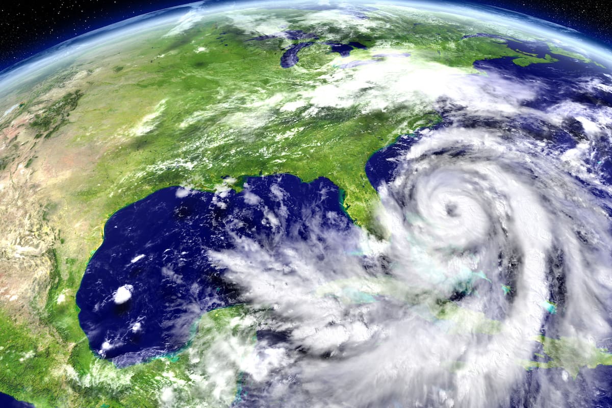 El NHC monitorea una baja presión cerca de EE.UU.: 10% de probabilidad de desarrollo tropical en siete días, con posible trayectoria hacia el noreste