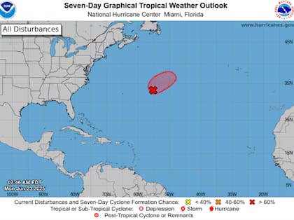 El NHC prevé que el sistema pase a ser una tormenta tropical en los próximos días