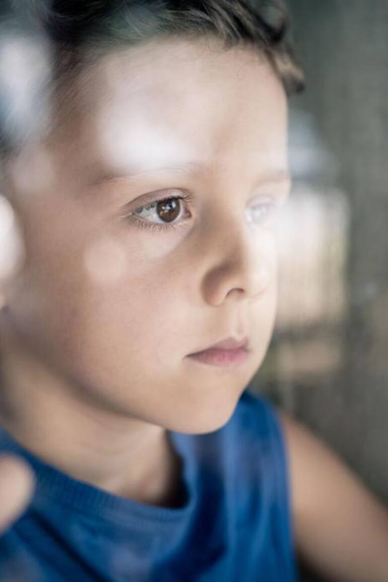 Las heridas de abandono que lleva un niño en su psiquis pueden llegar a afectar fuertemente su vida adulta