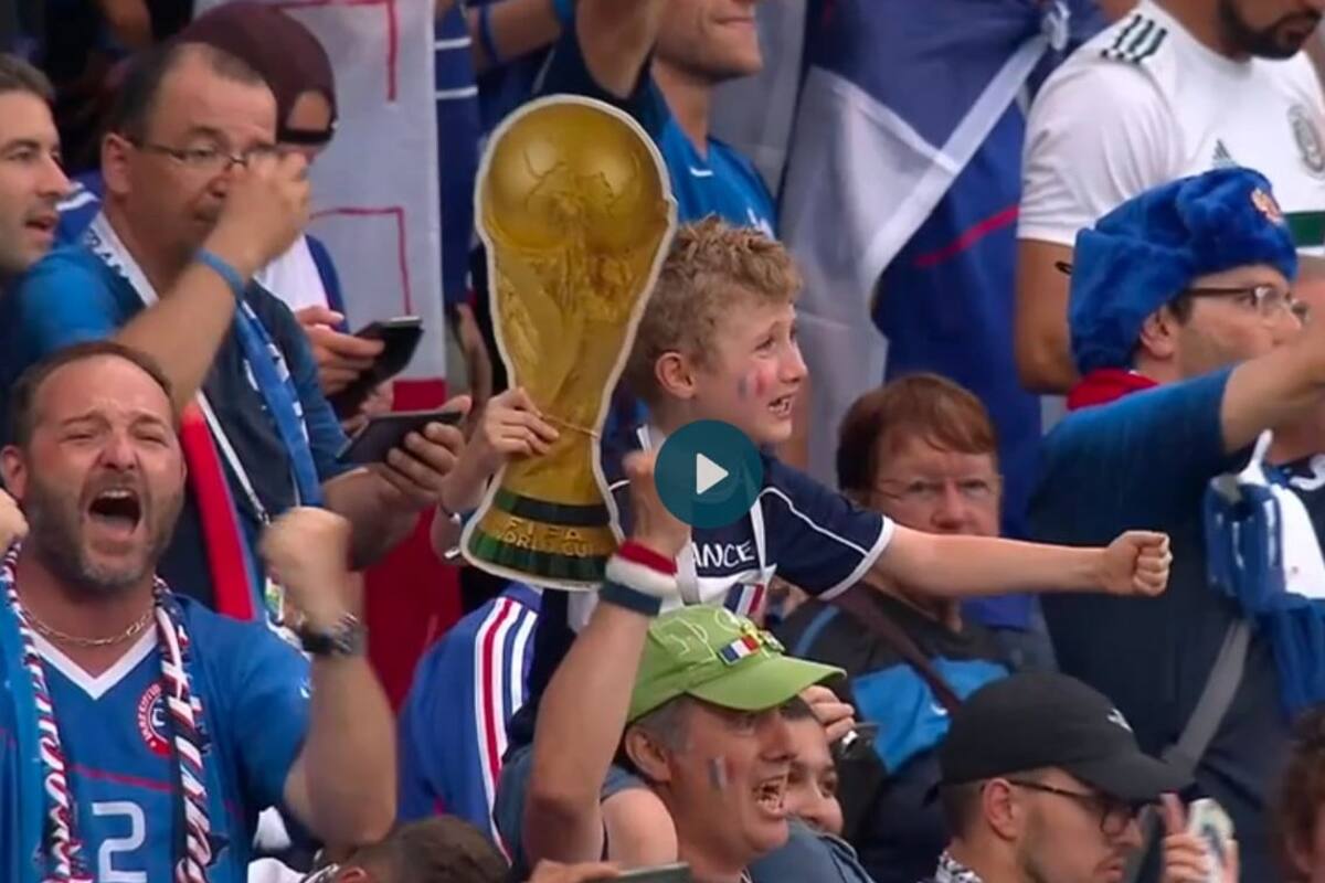 El niño en la ceremonia de sorteo del Mundial