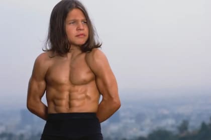 “El niño más fuerte del mundo” rompió el silencio sobre lo dura que fue su infancia