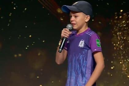 El niño que hizo emocionar a todos durante el homenaje a la selección