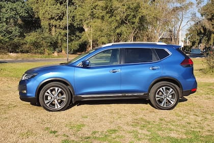 El Nissan X-Trail 2021 mantiene las líneas robustas características del modelo