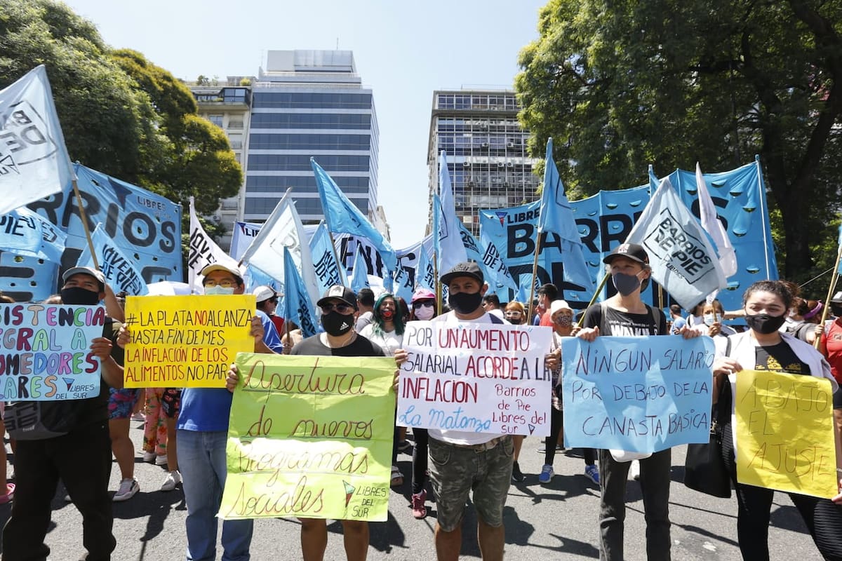 El nivel más bajo de personas viviendo en hogares con ayuda del Estado en esa medición de la UCA fue en 2011, con 31,9%, y desde entonces todo siguió empeorando