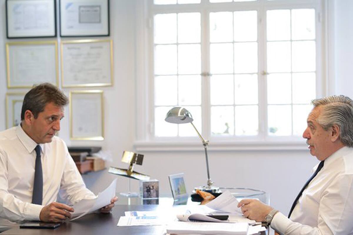 El nombrado ministro de Economía, Sergio Massa, y el presidente de la Nación, Alberto Fernández
