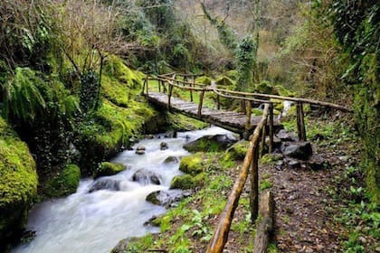 El nombre del valle viene de un antiguo molino de piedra que tiene su origen en el siglo X construido por los habitantes del "Vallone dei Mulini" que decidieron establecerse en este lugar que contaba con las bondades de situarse muy cerca de un arroyo que fluye en el fondo del valle.
