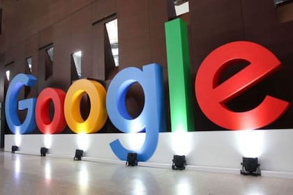 El nombre es un juego de palabras con un término matemático conocido como googol