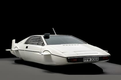 El nombre ficticio otorgado al Lotus Esprit del film de Bond era Net Wellie.