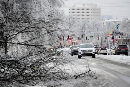 El noreste enfrenta el último embate de una tormenta que llevó hielo, nieve y frío a EE. UU