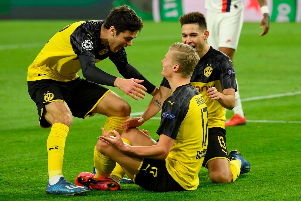 El noruego Erling Haaland, en el centro del festejo: el juvenil le dio el triunfo a su equipo ante PSG