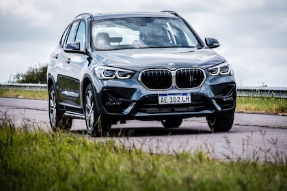 El nuevo BMW X1 está equipado con un motor 2.0 L que entrega 192 CV