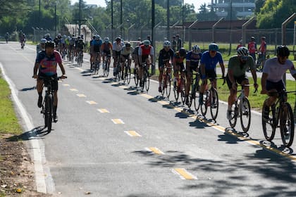 El nuevo circuito dentro del Parque Sarmiento, en Saavedra, que a 10 días de inaugurarse, lo están usando un promedio de 300 ciclistas por día durante la semana, mientras que en los fines de semana, la afluencia escala con un pico de 700 usuarios diarios los sábados