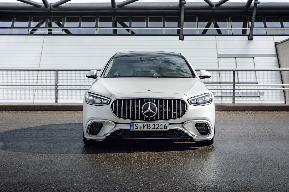 El nuevo Clase S AMG incorpora por primera vez la parrilla con listones verticales