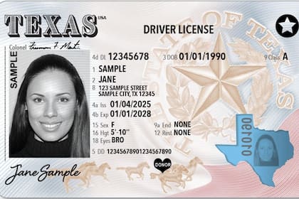 El nuevo diseño de la tarjeta incluye mayores características de seguridad, tal como prevé la ley Real ID