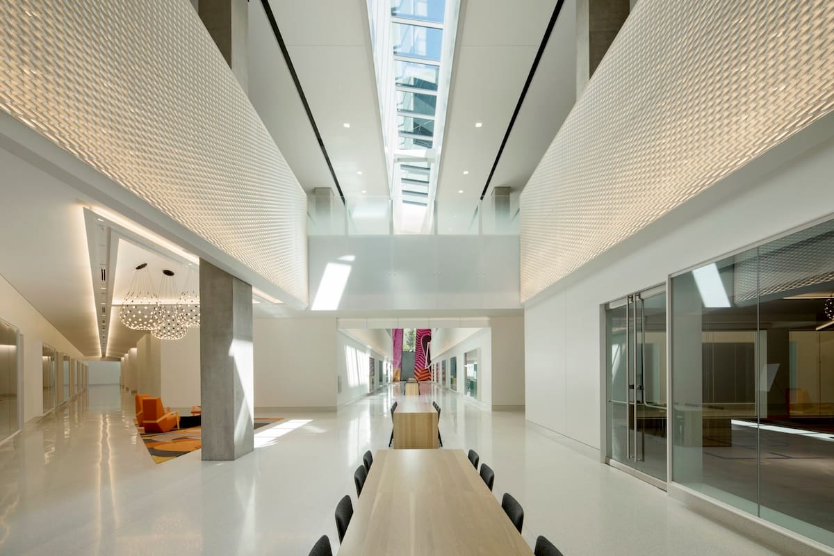 El nuevo edificio de oficinas de Nike ubicado en su campus en Beaverton, Oregon