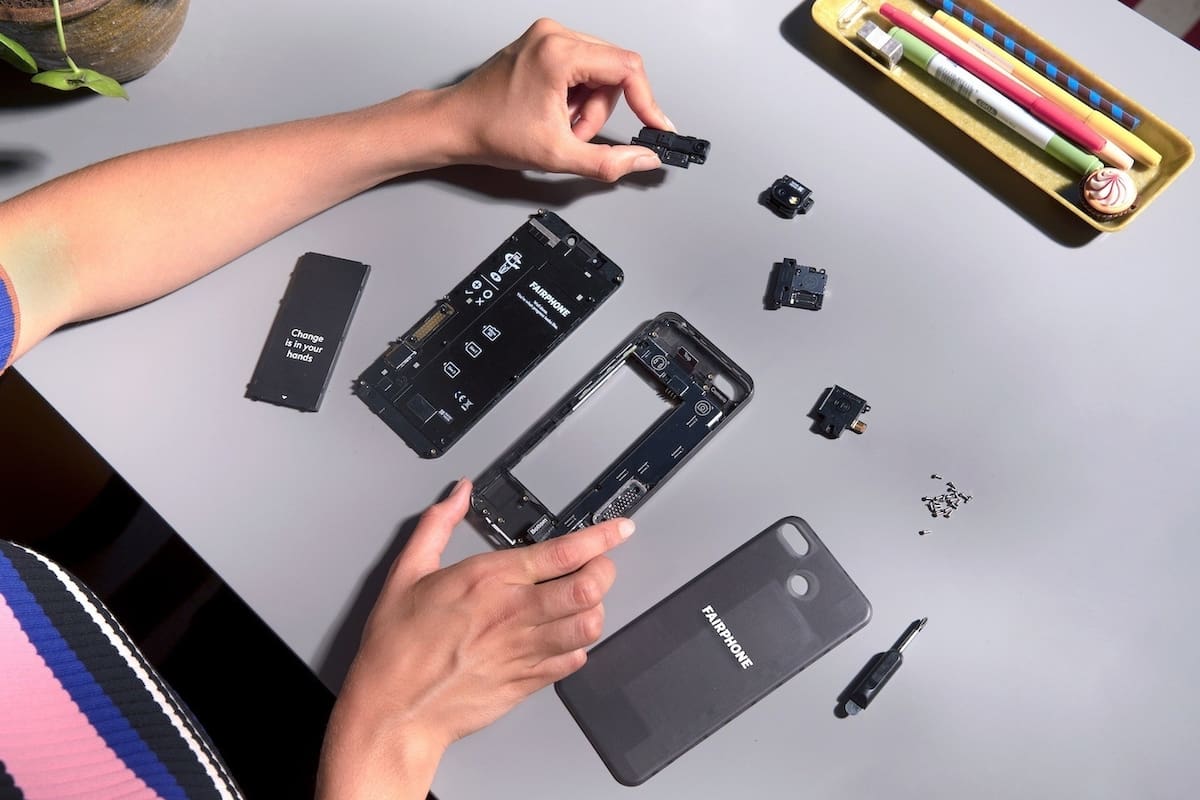 El nuevo Fairphone 3 y las partes que pueden reemplazarse usando un destornillador
