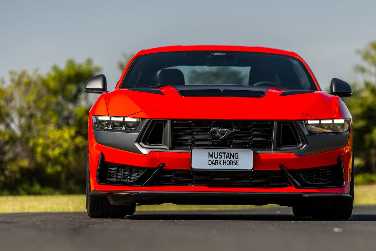 El nuevo Ford Mustang Dark Horse figura a un precio de preventa de $128.500.000