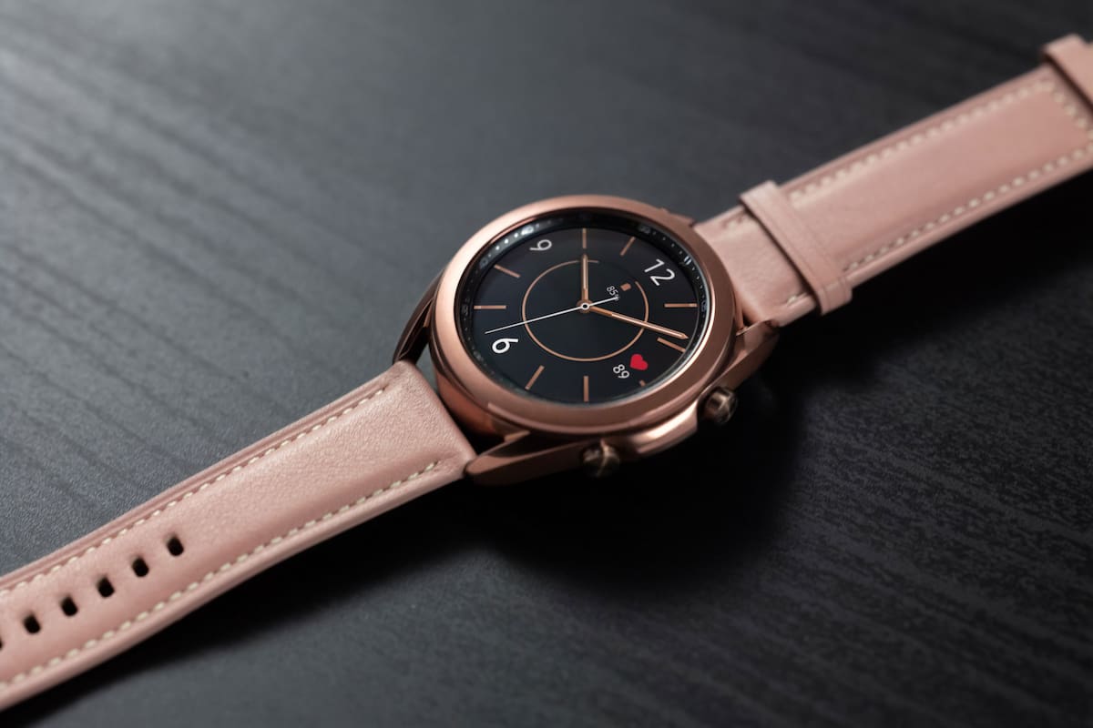 El nuevo Galaxy Watch 3 mantiene el bisel giratorio y cuenta con la función que permite realizar un electrocardiograma