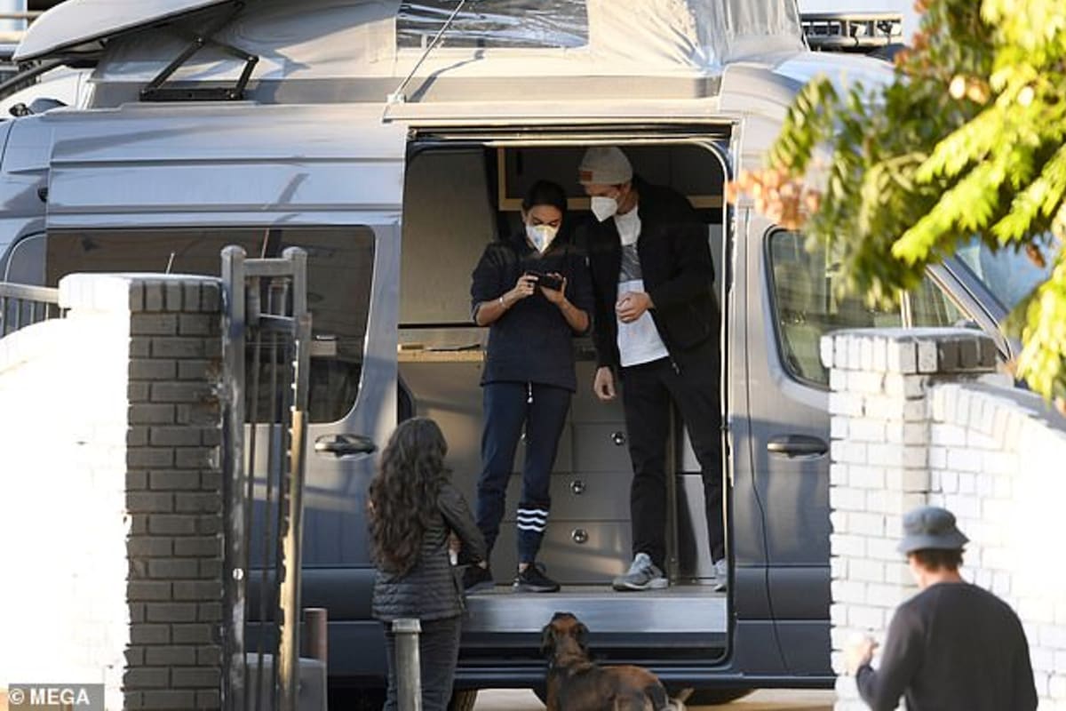 El nuevo hogar de Ashton y Mila para enfrentar al coronavirus durante las vacaciones. Imagen: TMZ