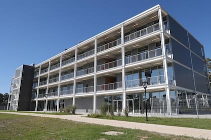 El nuevo hotel del Parque Olímpico de Villa Soldati está terminado y solo resta la concesión para que empiece a operar