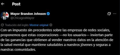 El nuevo impuesto a las redes sociales en Chicago fue impulsado por el alcalde Brandon Johnson como parte del presupuesto para el año fiscal 2026