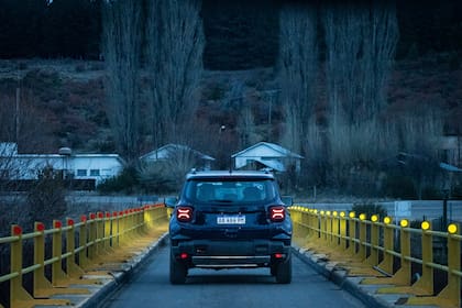 El nuevo Jeep Renegade cuenta con suspensión independiente McPherson en ambos ejes con barra estabilizadora.