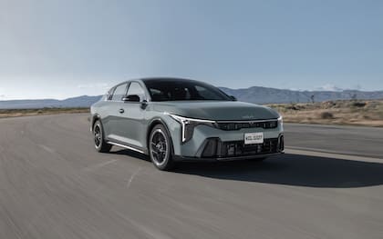 El nuevo Kia K4 llega como sucesor del Cerato