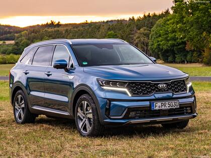 El nuevo Kia Sorento 2021 (aún con el logo tradicional)
