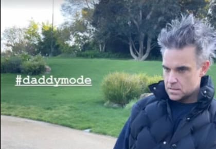 El nuevo look de padre de Robbie Williams