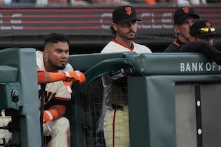 El nuevo mánager Tony Vitello busca enderezar a los Gigantes tras tres-ocho