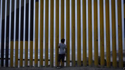 El nuevo muro tendrá ocho kilómetros de barrera y nueve metros de altura en los condados de Starr e Hidalgo