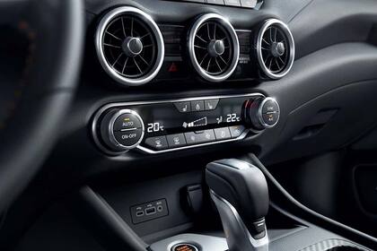 El nuevo Nissan Sentra solo viene con caja CVT (desapareció de la oferta la opción manual de entrada de gama)