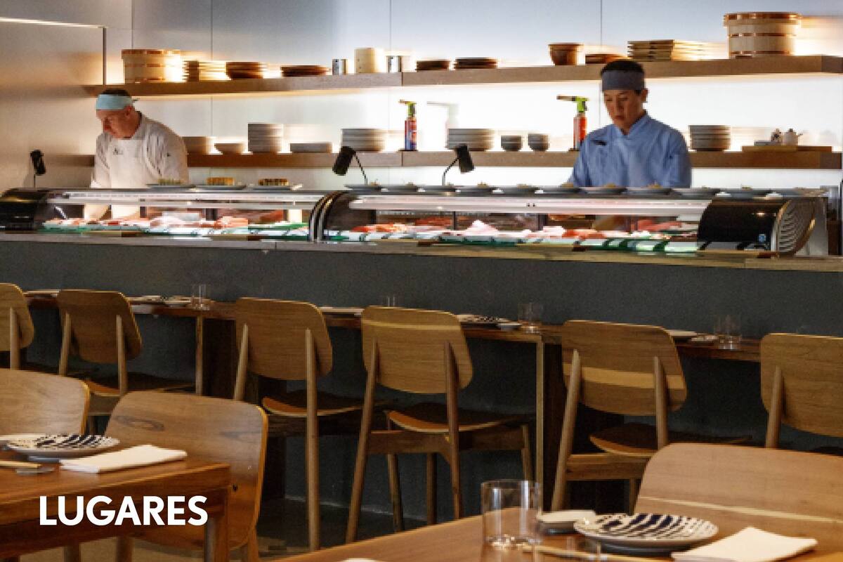 El nuevo omakase está en Palermo, en un primer piso con grandes ventanales que dan a la calle pero que no revelan completamente lo que sucede puertas adentro.