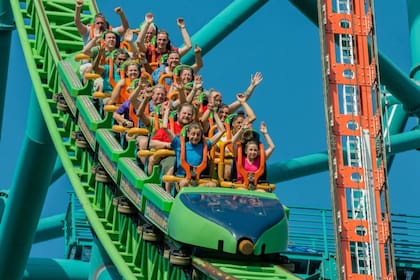 El nuevo parque de Six Flags tendrá la montaña rusa más larga, alta y rápida del mundo