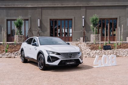 El nuevo Peugeot 408.