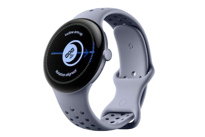 El nuevo Pixel Watch 4 llega en dos tamaños, con cajas de 41 y 44 mm; también es el primero en tener incorporado el llamado de emergencia satelital como tienen los celulares