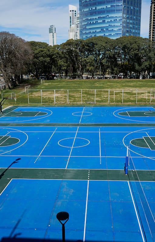 El nuevo polideportivo del Colegio Nacional Buenos Aires ubicado en Juana Manso y Trinidad Guevara, Puerto Madero.
28/08/2026.