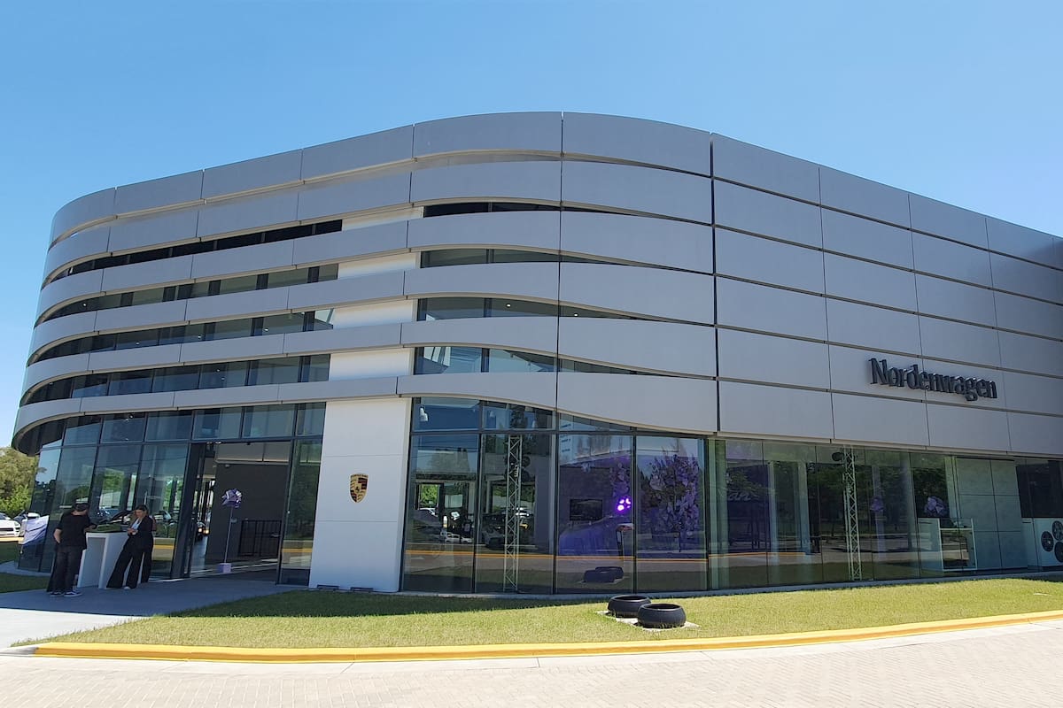 El nuevo Porsche Center está ubicado sobre la Panamericana ramal Pilar, en el kilómetro 39