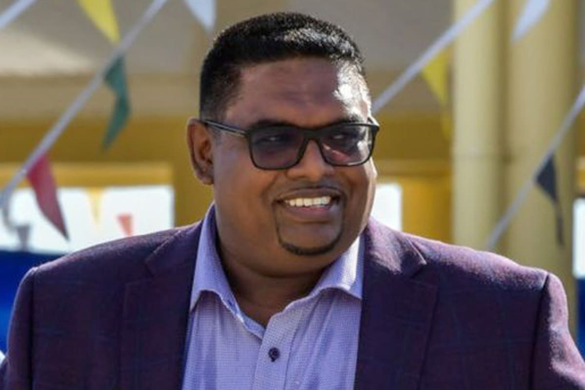 El nuevo presidente tiene 40 años.