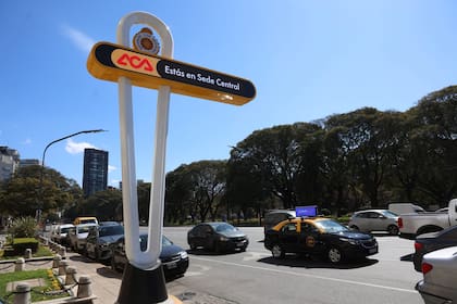 El nuevo tótem que está en el ACA de Avenida del Libertador 1850 CABA.