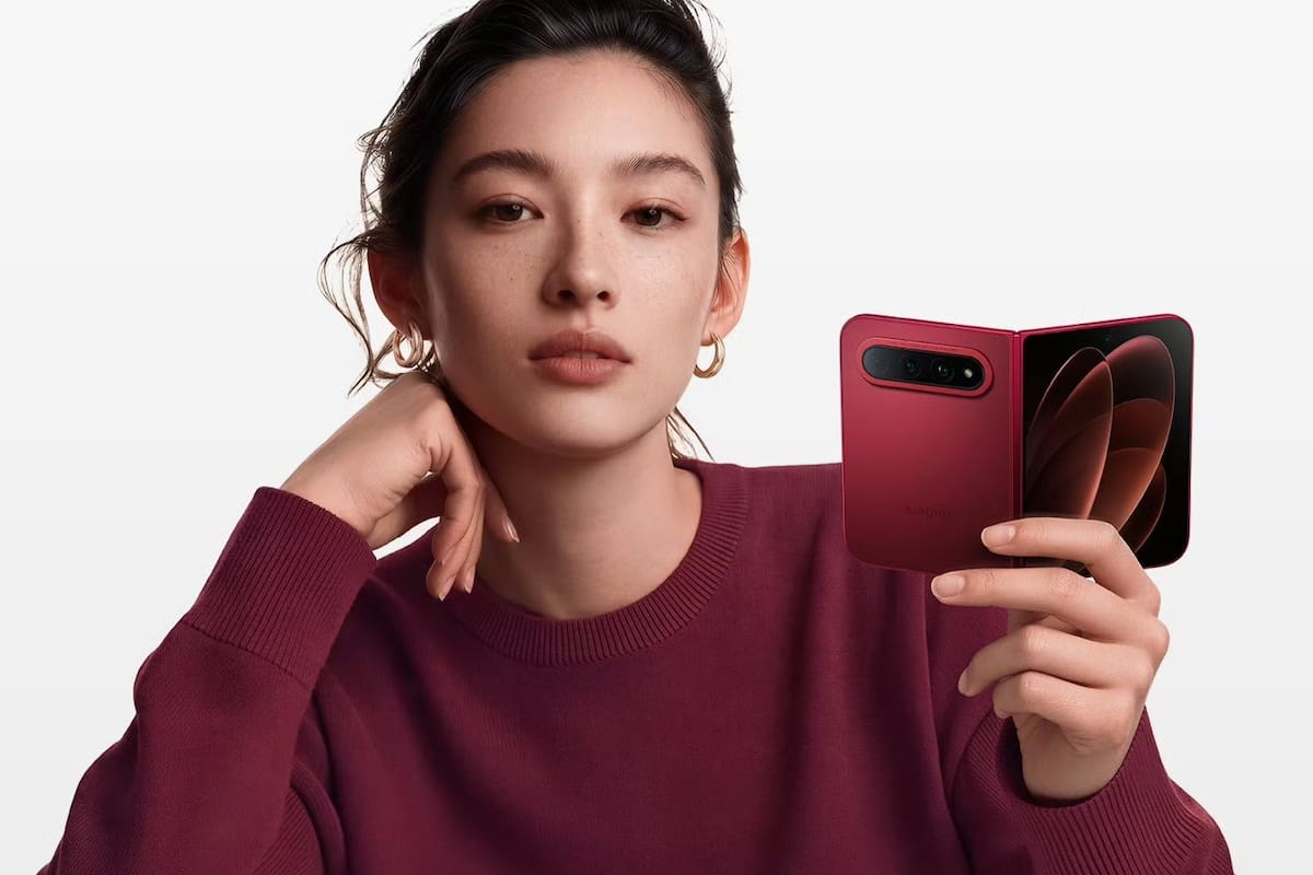 El nuevo Xiaomi 18 Fold es el primer plegable tipo pasaporte de la compañía, que presentó hoy para el mercado chino