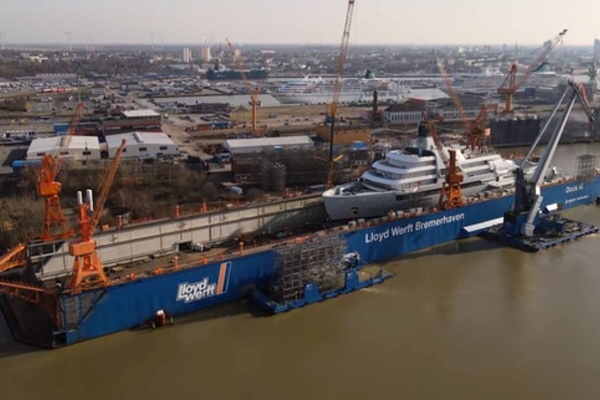 El nuevo yate de Roman Abramovich, con dimensiones superiores a las del Palacio de BBuckingham